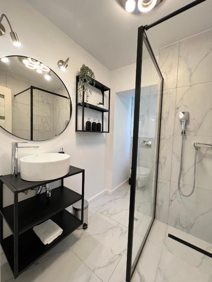 Sky View - Luxury Apartament - Sanador Victoriei บูคาเรสต์ ภายนอก รูปภาพ