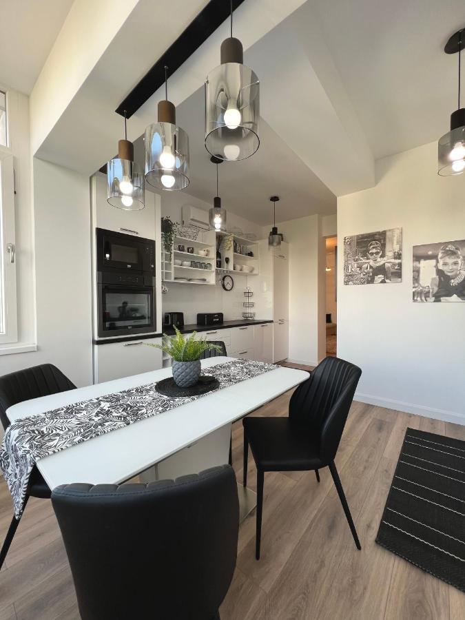 Sky View - Luxury Apartament - Sanador Victoriei บูคาเรสต์ ภายนอก รูปภาพ