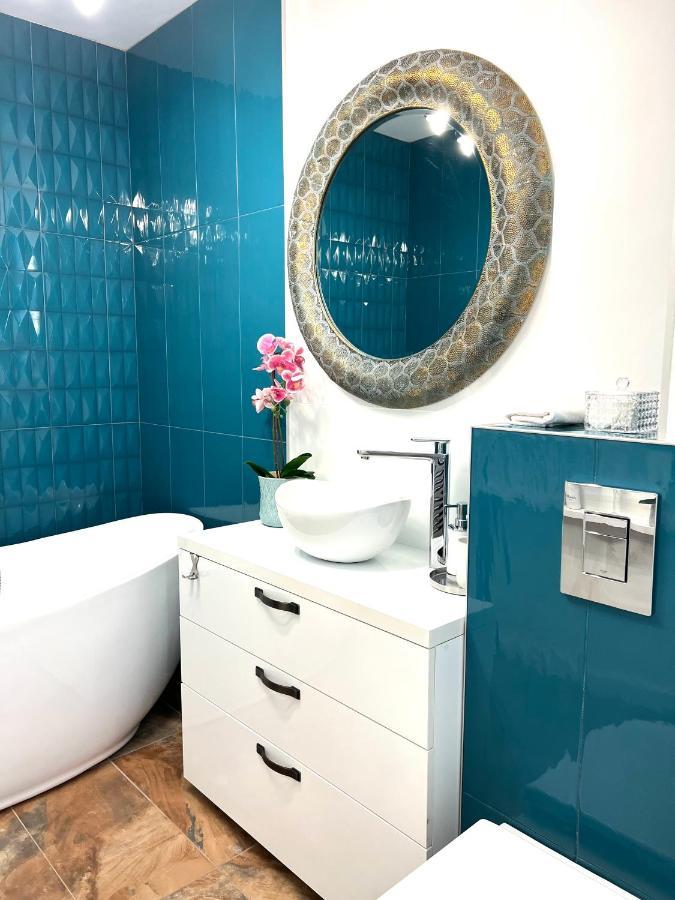 Sky View - Luxury Apartament - Sanador Victoriei บูคาเรสต์ ภายนอก รูปภาพ