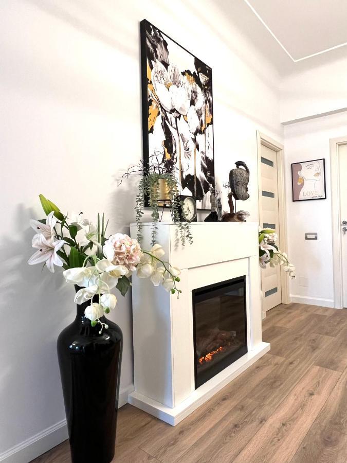 Sky View - Luxury Apartament - Sanador Victoriei บูคาเรสต์ ภายนอก รูปภาพ
