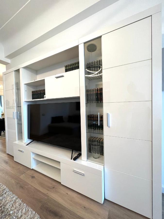 Sky View - Luxury Apartament - Sanador Victoriei บูคาเรสต์ ภายนอก รูปภาพ